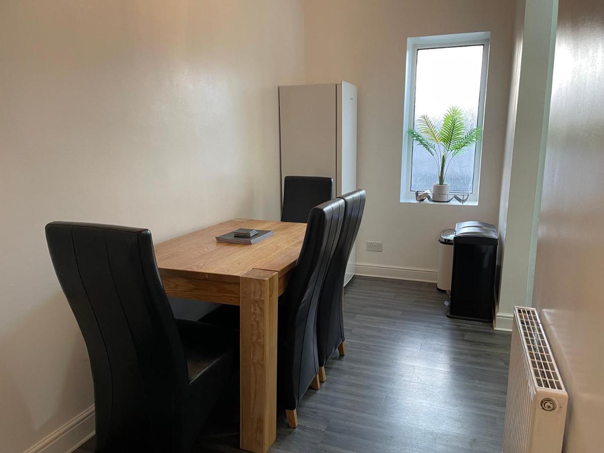Premier 2 Bed Flat C Apartment Broxburn Exterior photo